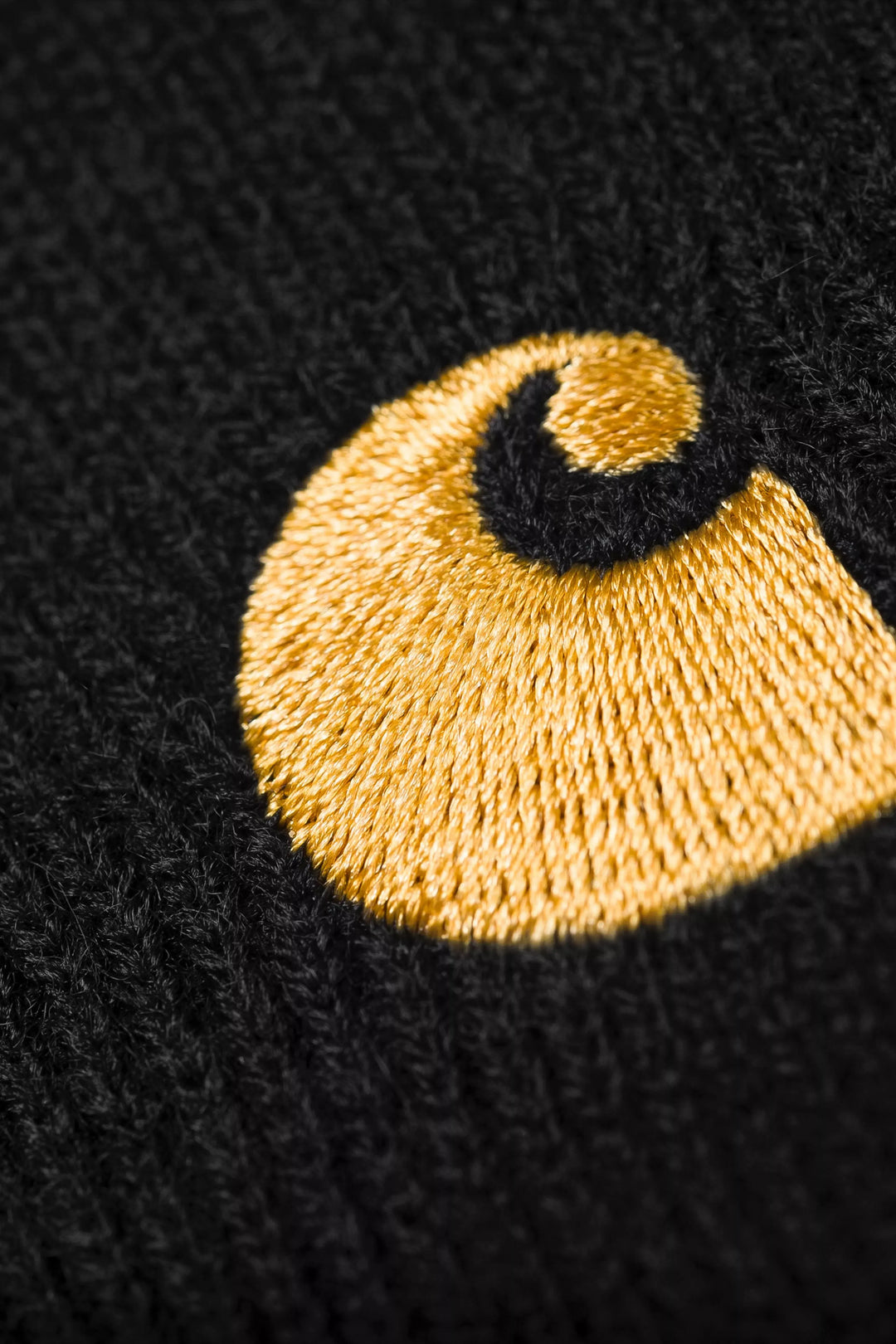 Chase Beanie Black / Gold